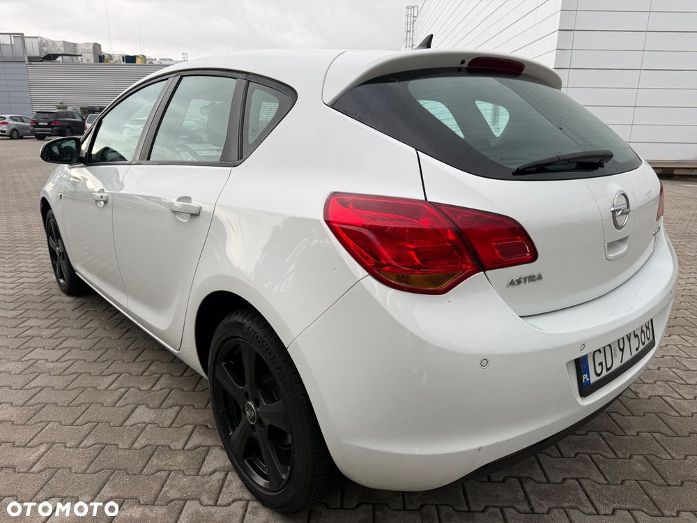 Opel Astra 1.4 Cosmo - 4