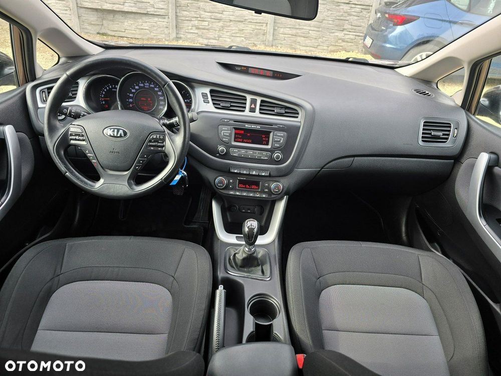 Kia Ceed - 8