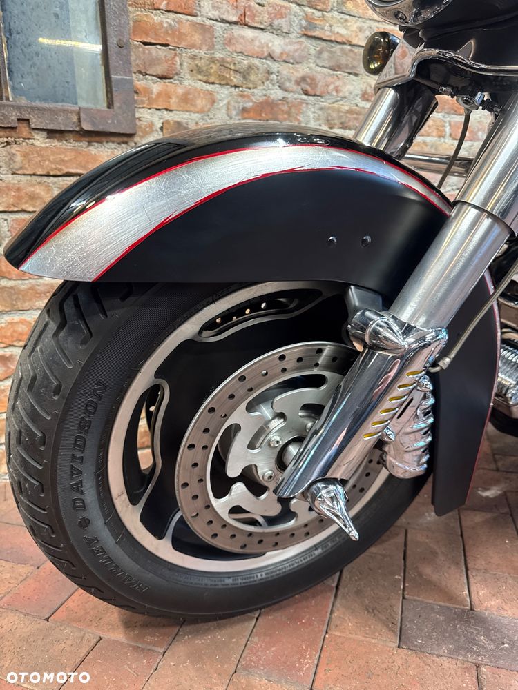 Harley-Davidson Touring Street Glide - 29