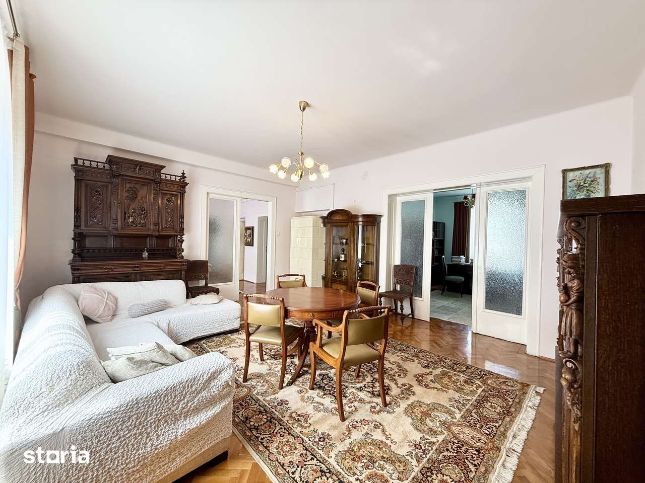 Apartament mobilat si utilat complet, zona centrala, 4 camere, 2 bai — fotografia 1