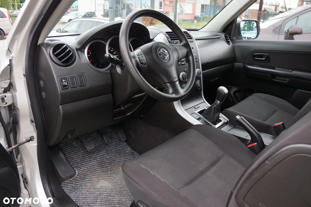 Suzuki Grand Vitara 1.6 Comfort - 18