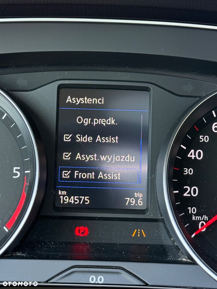 Volkswagen Passat 2.0 TDI SCR DSG Comfortline - 34