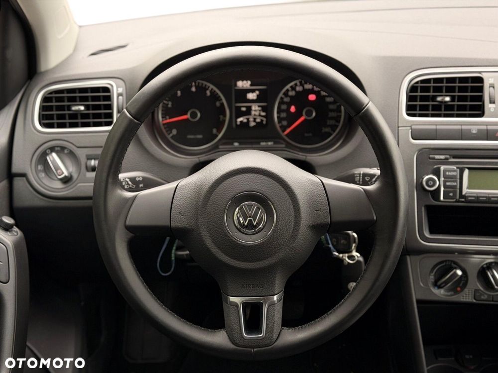 Volkswagen Polo 1.4 16V Highline - 18