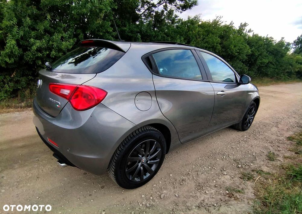 Alfa Romeo Giulietta 2.0 JTDM Distinctive - 4