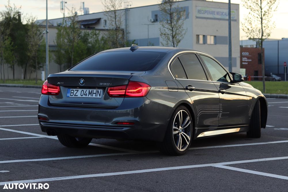BMW Seria 3 330i xDrive Aut. Sport Line - 6