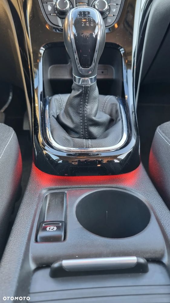 Opel Astra 1.4 Turbo Cosmo - 14