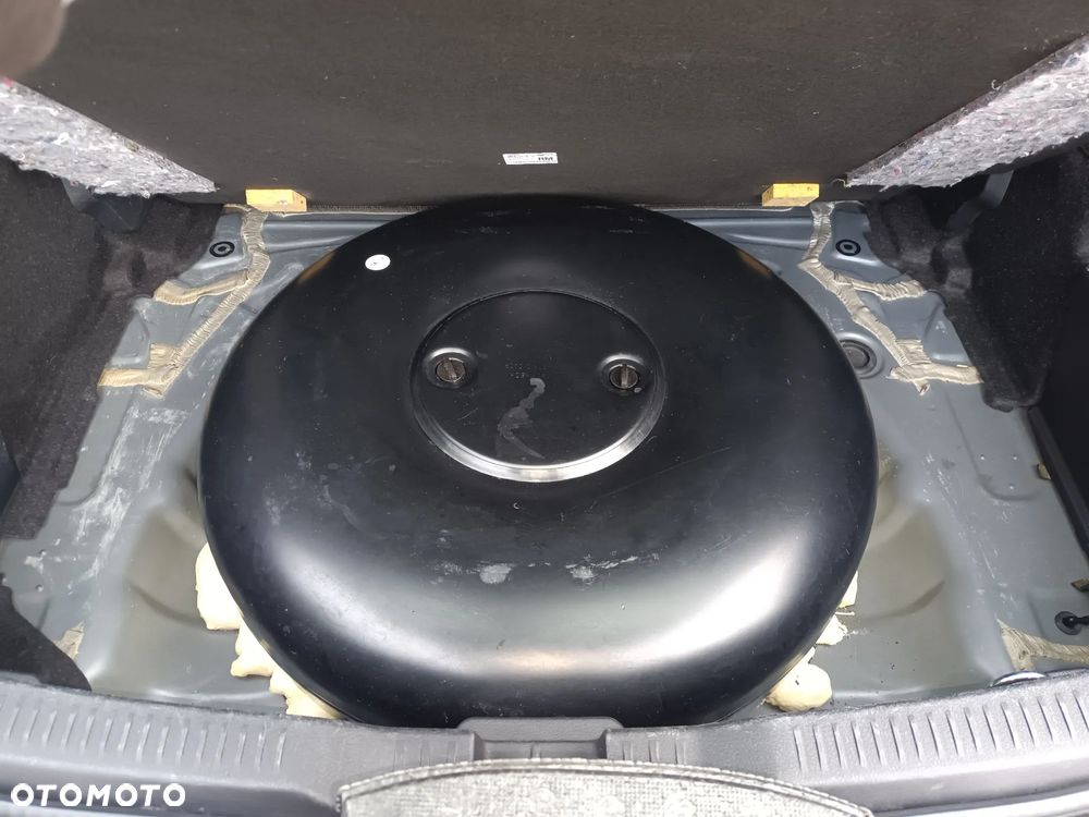 Toyota Auris Hybrid 135 Premium - 16