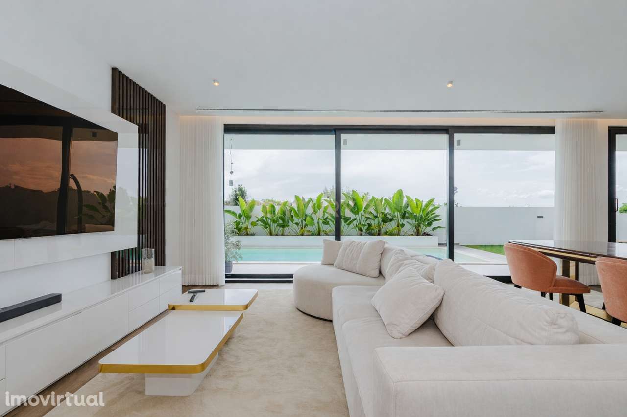 Moradia T4 com piscina e 3 suites | A escolha inteligente para viver c - Grande imagem: 5/43