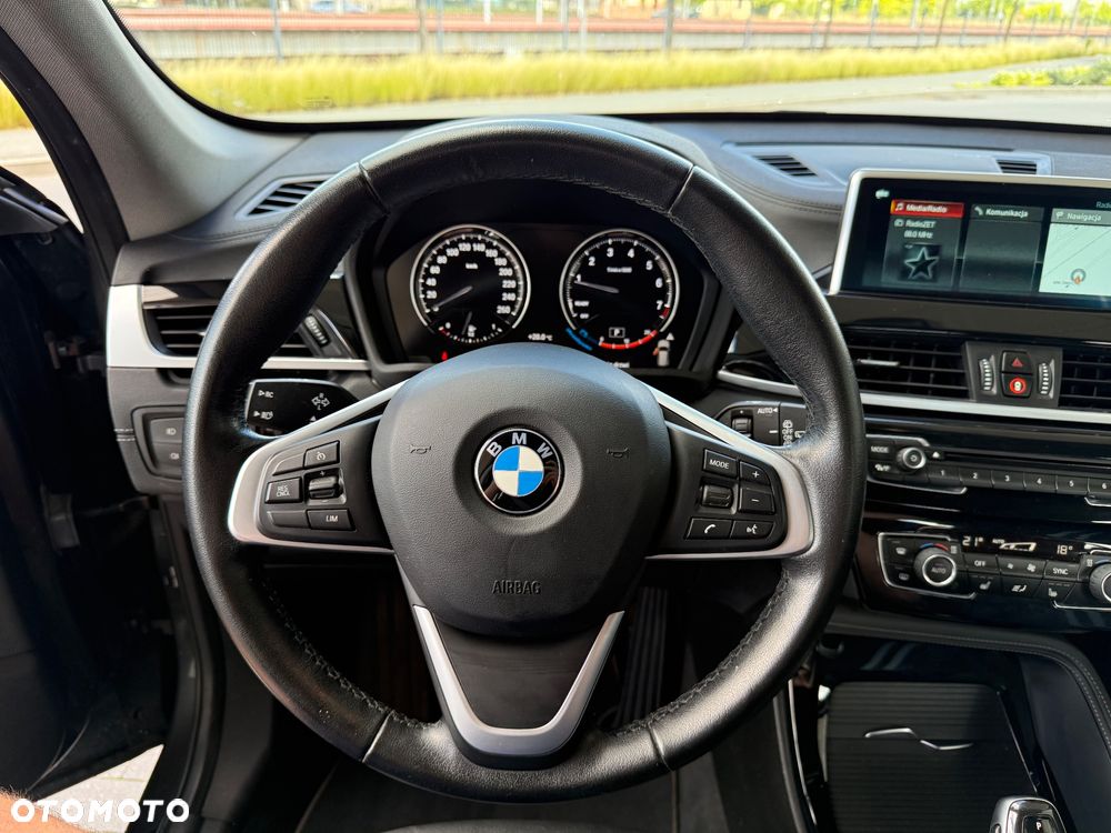 BMW X1 xDrive20i GPF Sport Line - 17