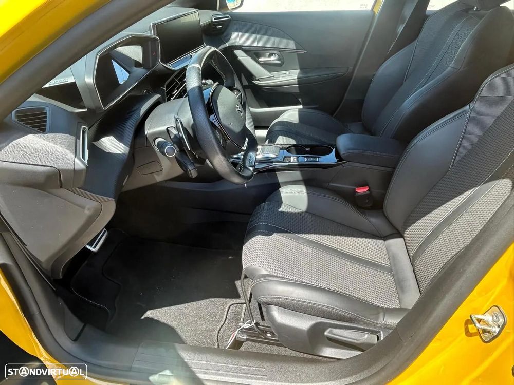 Peugeot 208 1.2 PureTech GT EAT8 - 10