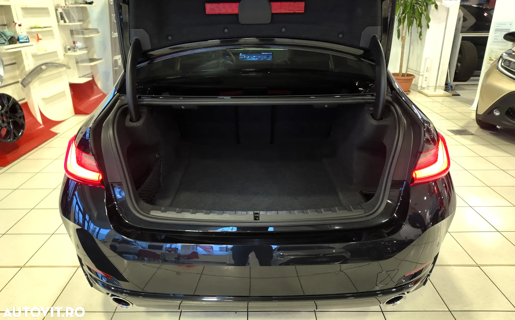 BMW Seria 3 320d xDrive Aut. - 36