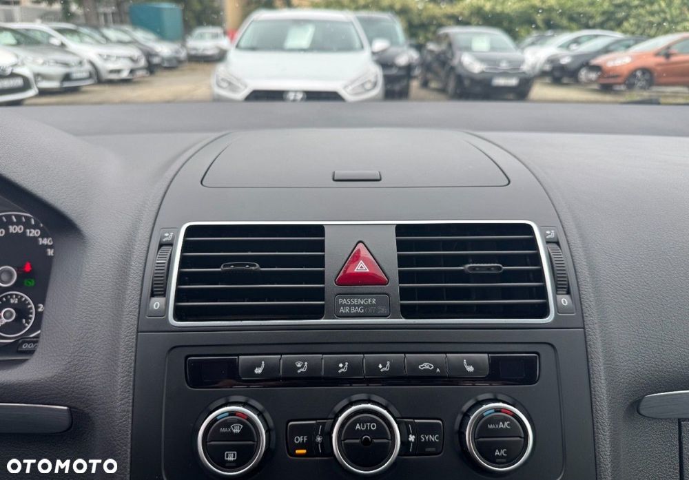 Volkswagen Touran - 19