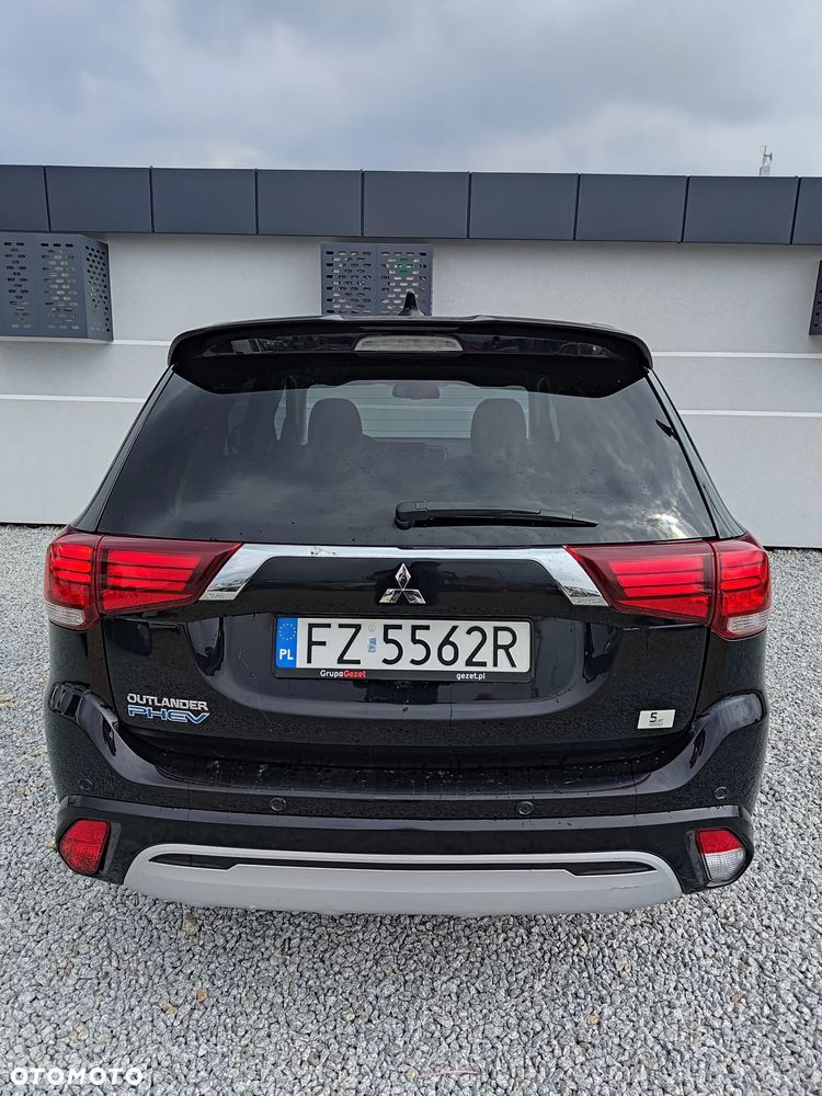 Mitsubishi Outlander - 9