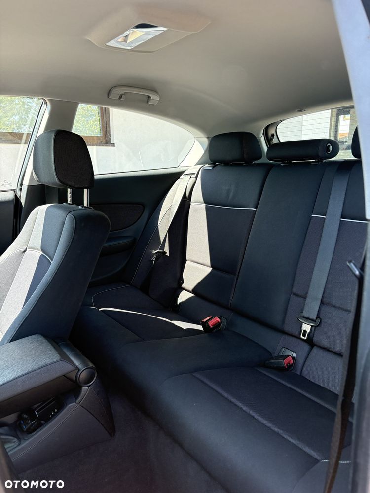 BMW Seria 1 118d - 10