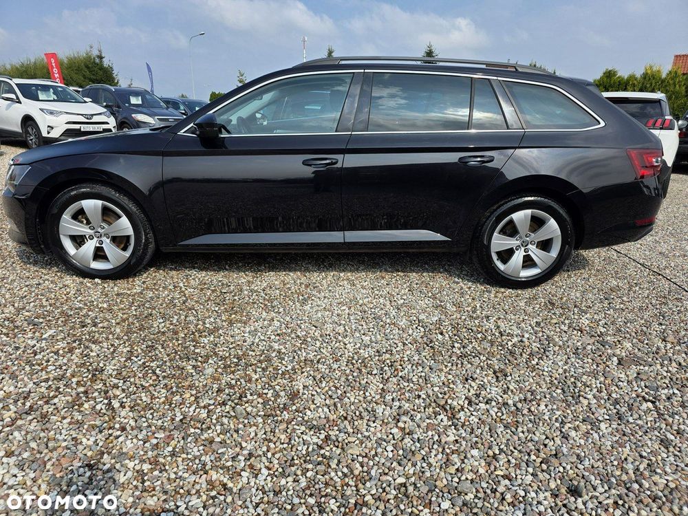 Skoda Superb 2.0 TDI SCR 4x4 Ambition DSG - 9
