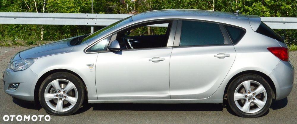 Opel Astra 1.7 CDTI - 11