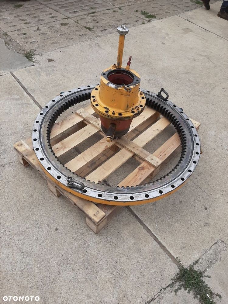 Reduktor obrotu sat 225/220, wieniec komplet do koparki LIEBHERR 904B - 3