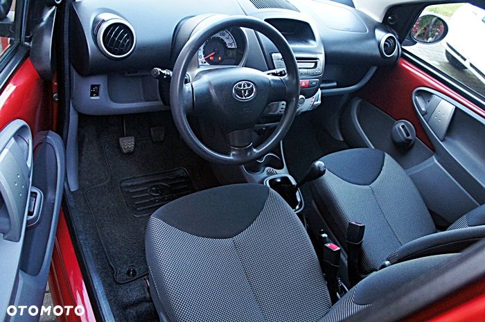 Toyota Aygo 2012 photo 4