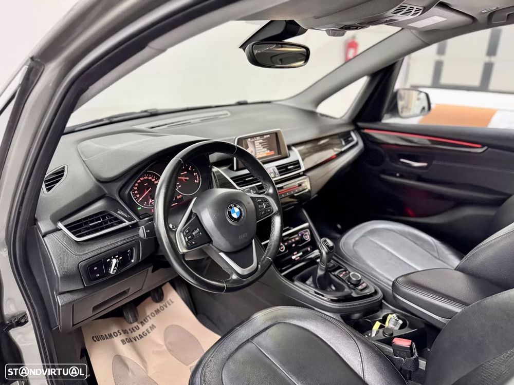 BMW 218 Active Tourer d Line Luxury - 22