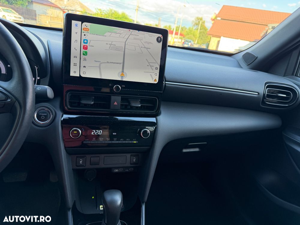 Toyota Yaris - 12