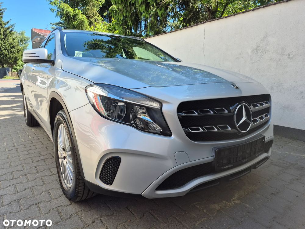 Mercedes-Benz GLA 180 Style - 9