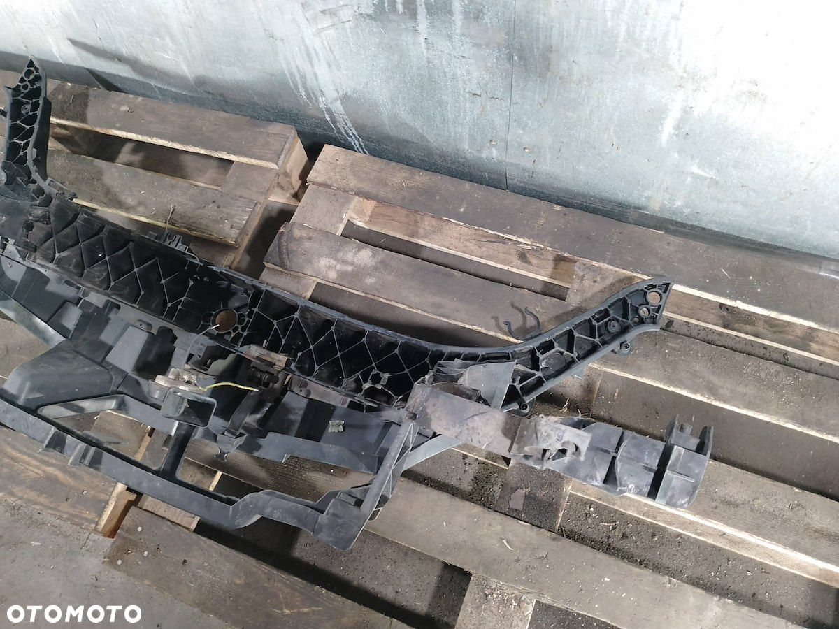 PAS PRZÓD, WZMOCNIENIE  RENAULT SCENIC II 8200140174 1.9 DCI - 4