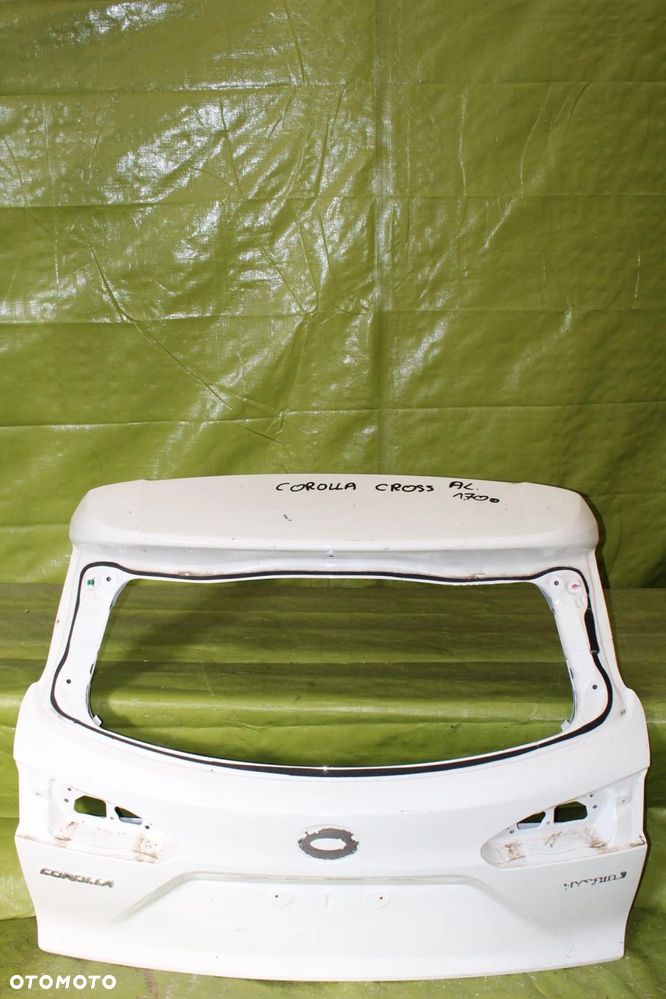 Klapa tył Toyota Corolla Cross po 2022r. - 1