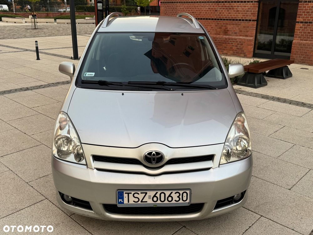 Toyota Corolla Verso 2.0 D-4D Terra 7os - 9