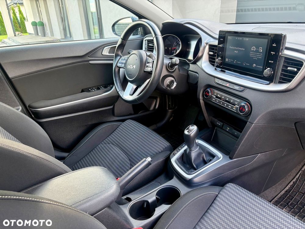 Kia Ceed 1.5 T-GDI M - 19
