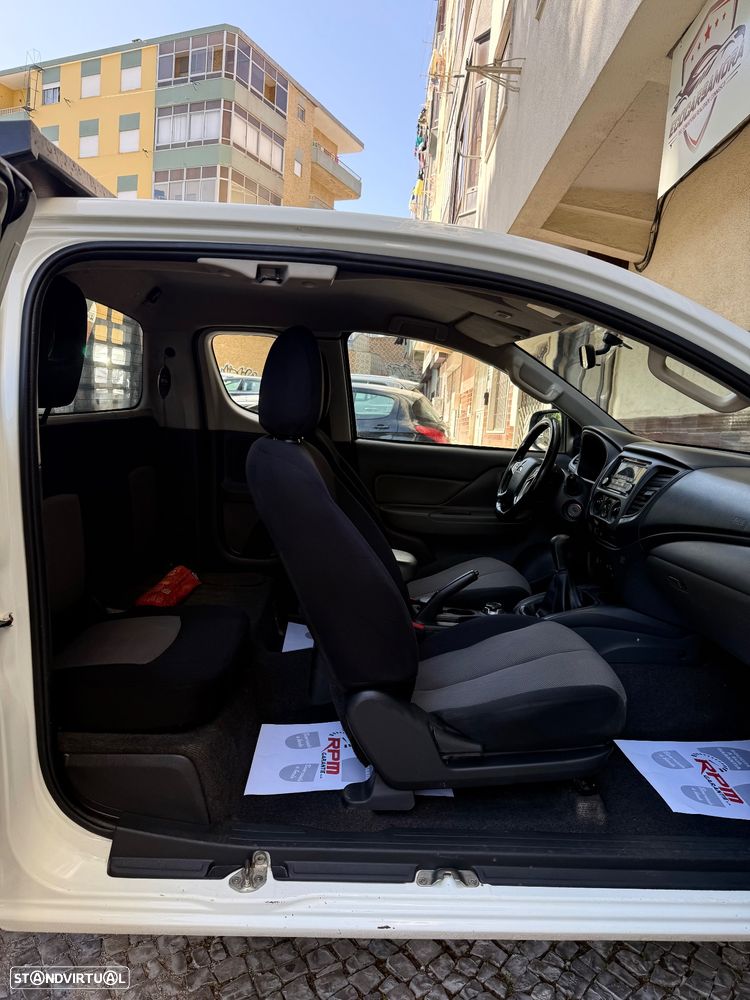 Mitsubishi L200 2.4 DI-D CD Invite CC 4WD - 12