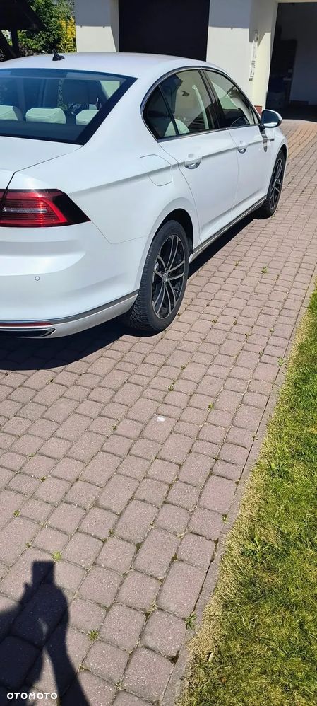 Volkswagen Passat - 8