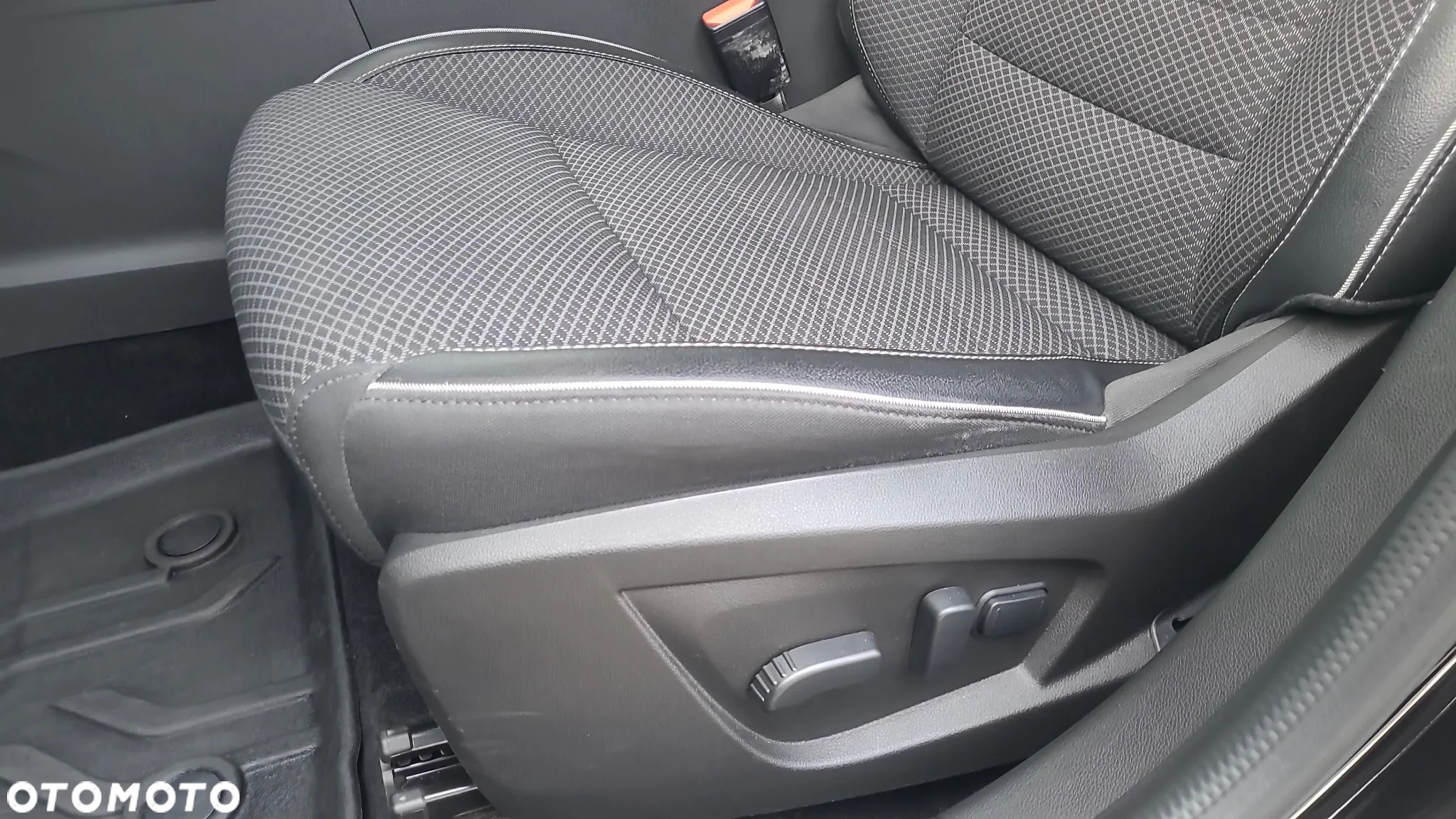 Renault Arkana 1.6 E-TECH Techno MMT - 12
