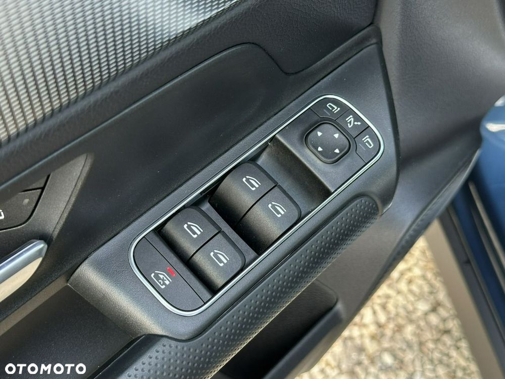 Mercedes-Benz GLB 200 7G-DCT - 17