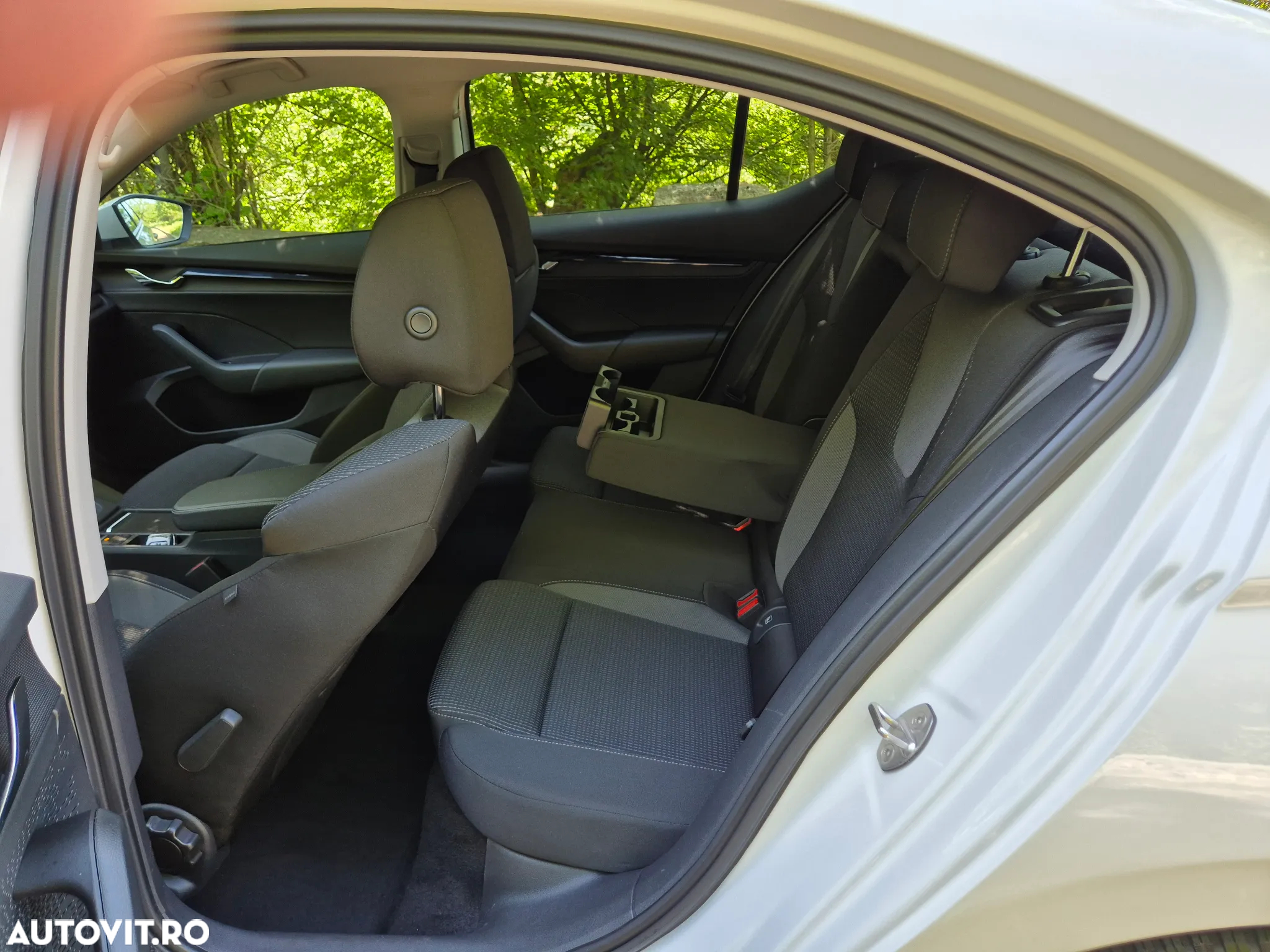 Skoda Octavia 2.0 TDI DSG Ambition - 9