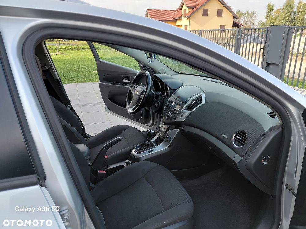 Chevrolet Cruze 1.6 LT - 18