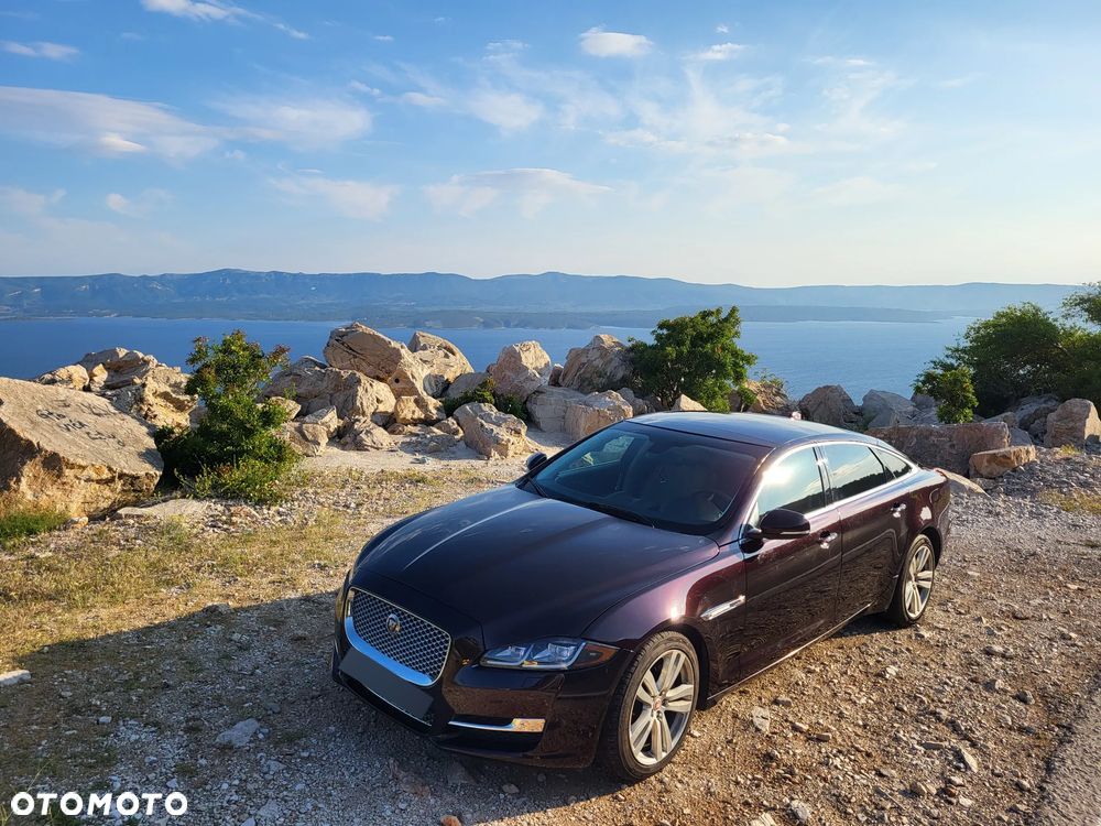 Jaguar XJ 3.0 T LWB Portfolio - 1