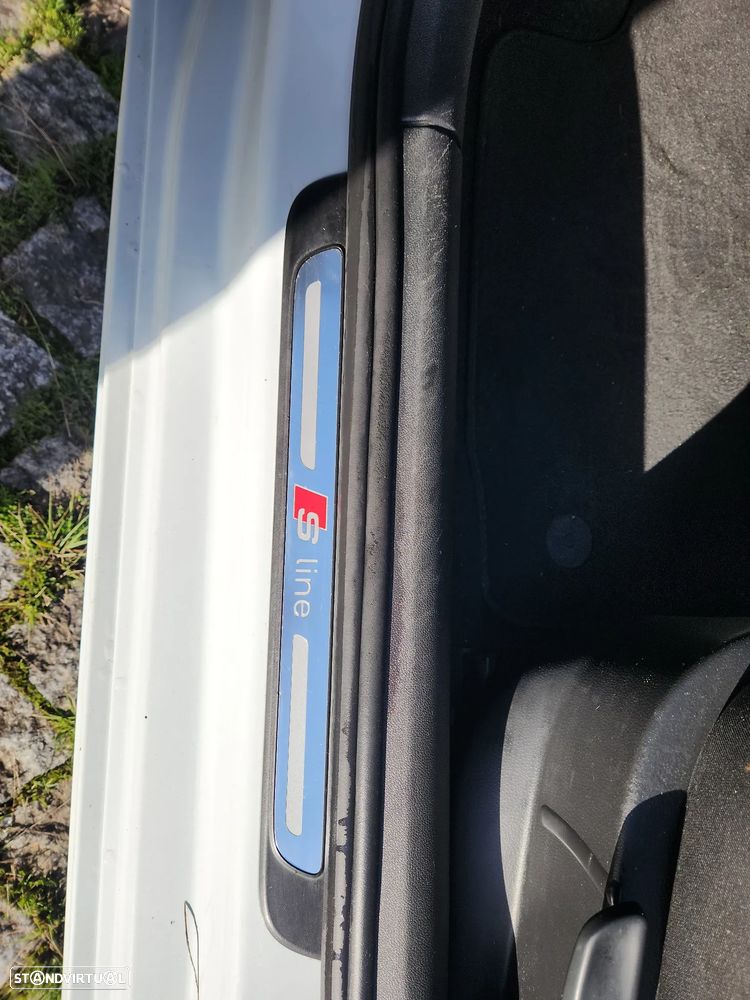 Audi A1 Sportback 1.6 TDi S-line S tronic - 5