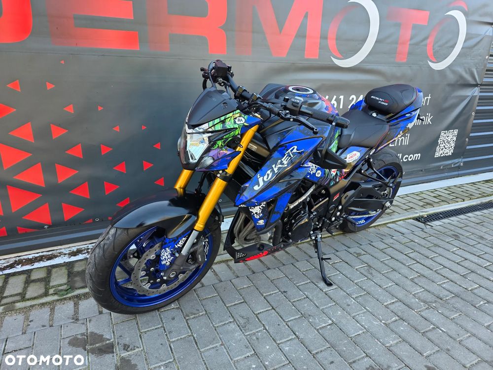 Suzuki GSX - 4
