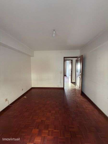 Apartamento T4 no centro de Espinho - Grande imagem: 4/5
