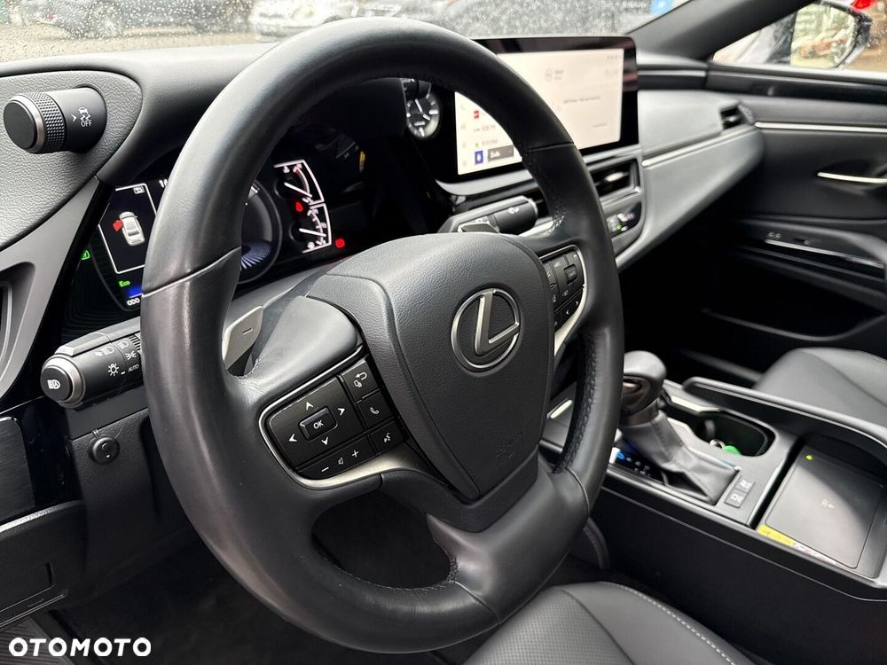 Lexus ES 300h Business Edition - 13