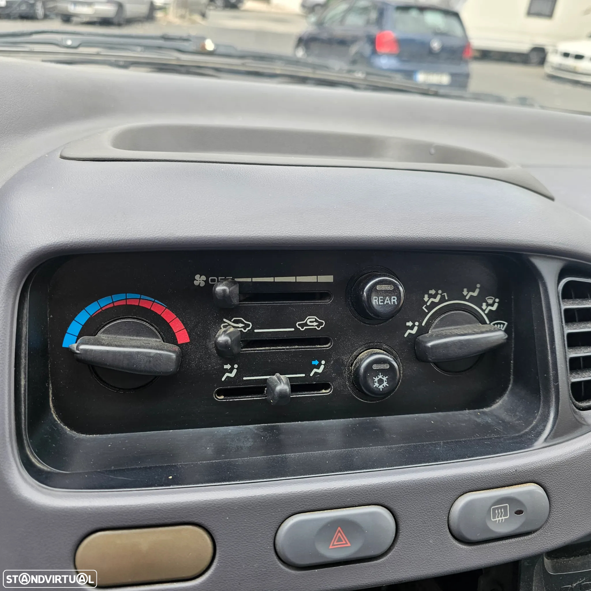 Mitsubishi Space Gear 2.5 TD GLX AC - 18