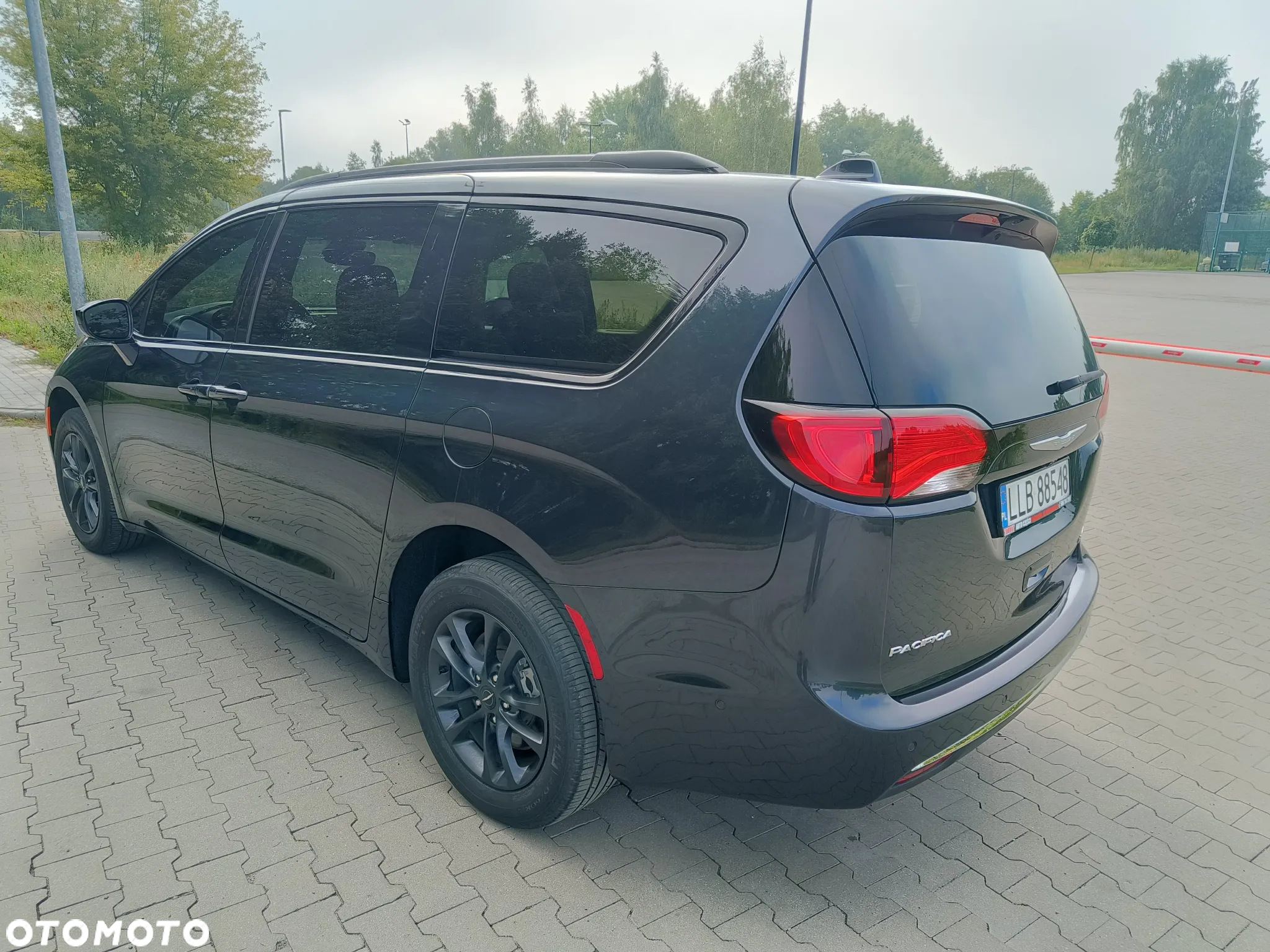 Chrysler Pacifica - 4