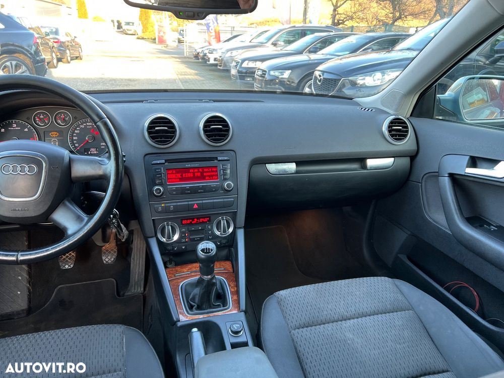 Audi A3 Sportback 2.0 TDI Ambiente - 9