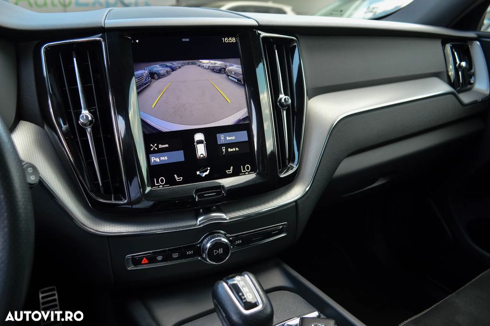 Volvo XC 60 D5 AWD R-Design - 8