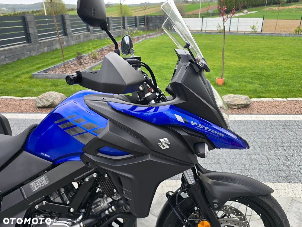 Suzuki V-STROM - 10