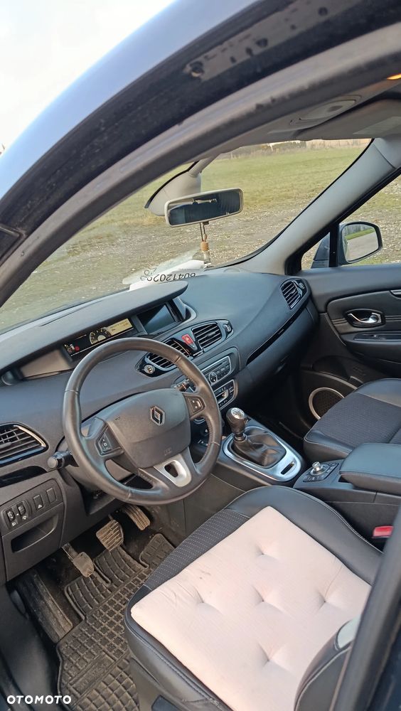 Renault Scenic 1.9 dCi FAP Privilege - 8