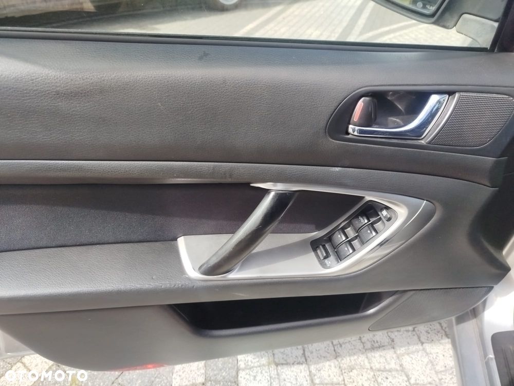 Subaru Legacy 2.0D Trend - 21