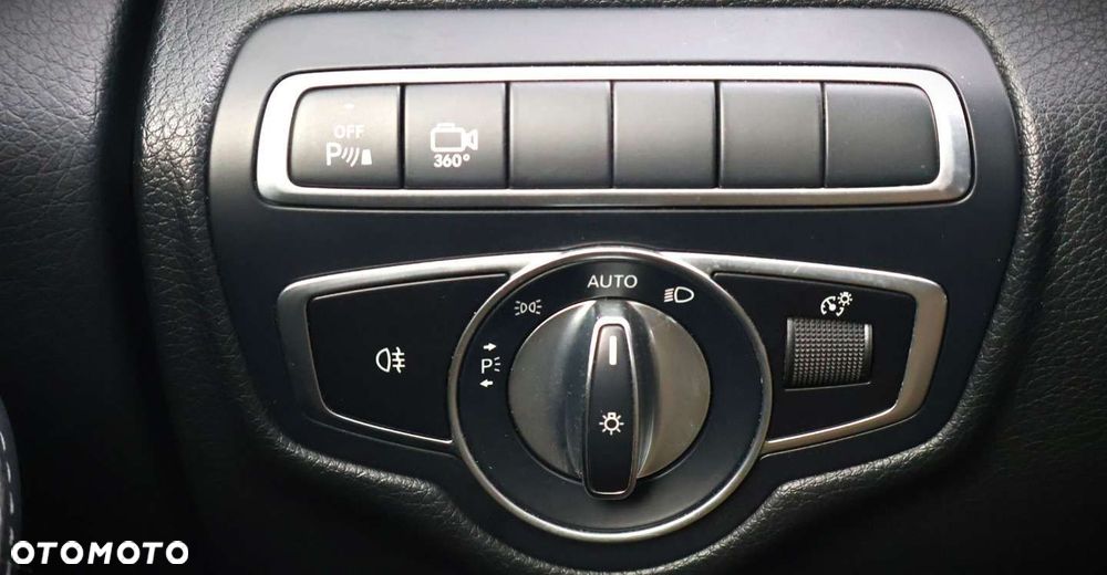 Mercedes-Benz GLC - 32