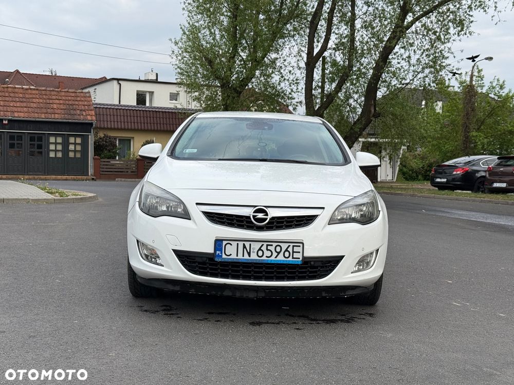 Opel Astra 2.0 CDTI Cosmo - 11