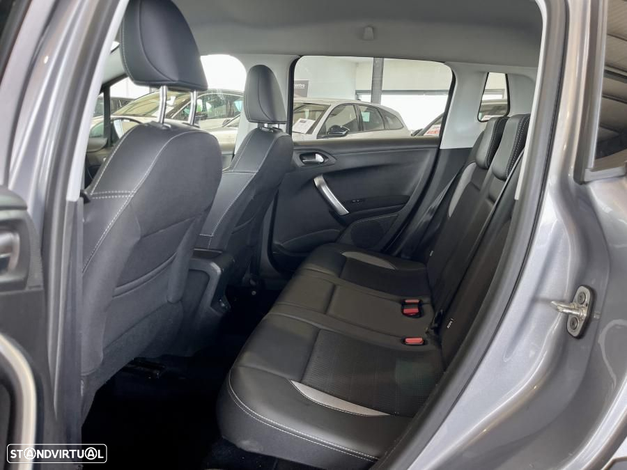 Peugeot 2008 1.2 PureTech Allure - 21